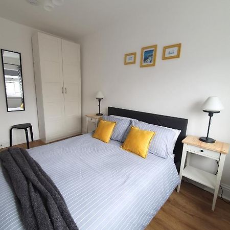 One Bed Apartment With Sofa Bed Лландидно Екстер'єр фото